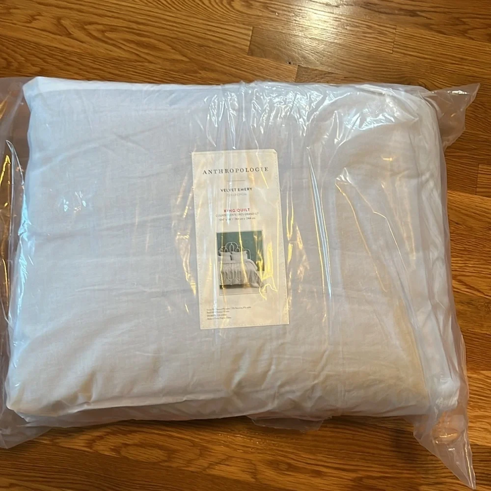 Anthropologie Velvet Emery Quilt Size King NWT